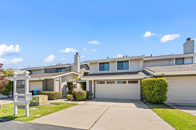17 Spinnaker Place, Redwood City CA: https://media.crmls.org/mediaz/fe91b57a-c75b-47c9-80ad-e277de9e8c87.jpg