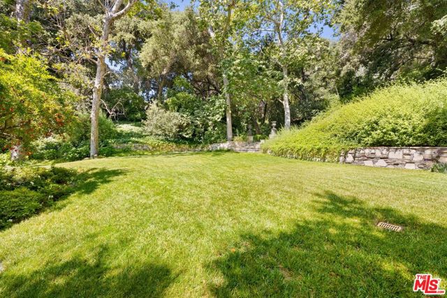 4535 Vanalden Avenue, Tarzana CA: https://media.crmls.org/mediaz/fe91d866-cc4d-450e-89a9-95c66838116d.jpg