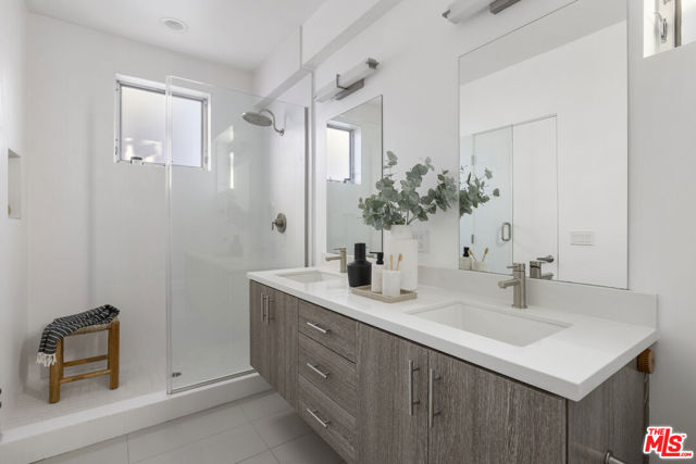 1767 N New Hampshire Avenue, Los Angeles CA: https://media.crmls.org/mediaz/fe940c27-f675-47a7-b43f-f7a093ea80d9.jpg