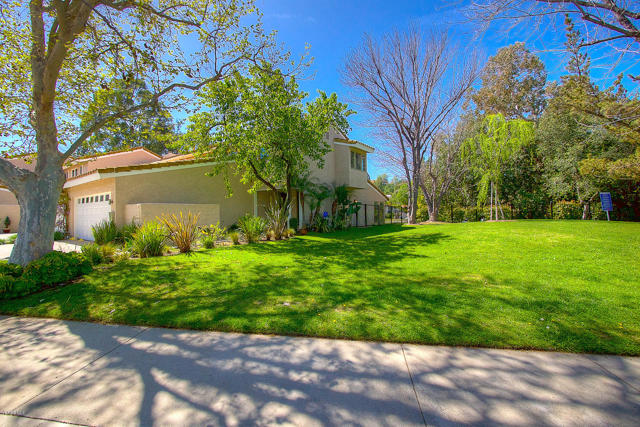 23150 Park Sorrento, Calabasas CA: https://media.crmls.org/mediaz/fe944f35-fd61-4734-90cd-224062a8941a.jpg