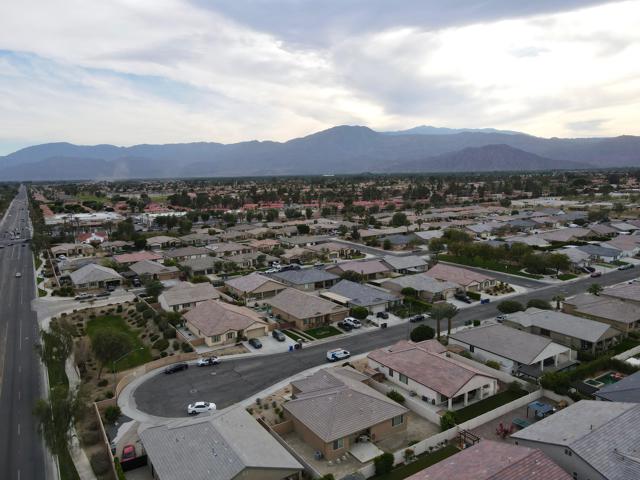 82982 Wheatley Court, Indio CA: https://media.crmls.org/mediaz/fe945cd7-45dc-4a9c-920e-6eee51cd99f9.jpg