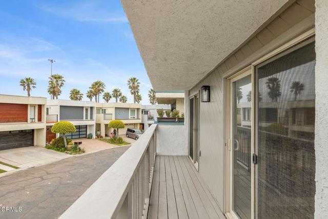 137 Mainsail Court, Port Hueneme CA: https://media.crmls.org/mediaz/fe949484-9eaf-42da-b69a-b55e4831dbba.jpg
