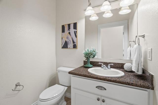 210 Creekside Village Drive, Los Gatos CA: https://media.crmls.org/mediaz/fe951207-8b69-4c8c-bbe8-37dca542c5d3.jpg