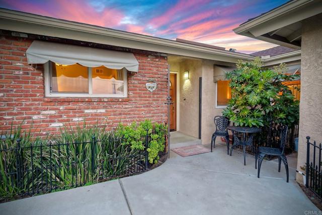 4410 Charger Boulevard, San Diego CA: https://media.crmls.org/mediaz/fe95256e-55da-436b-8d2e-e24f4eab3ad9.jpg