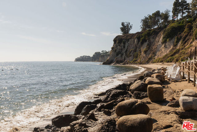 43 Paradise Cove Road, Malibu CA: https://media.crmls.org/mediaz/fe955aa8-52cf-4c6a-97fc-c5ffe235961a.jpg
