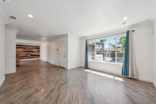 Image 4 of 25 For 148 Spinnaker Way