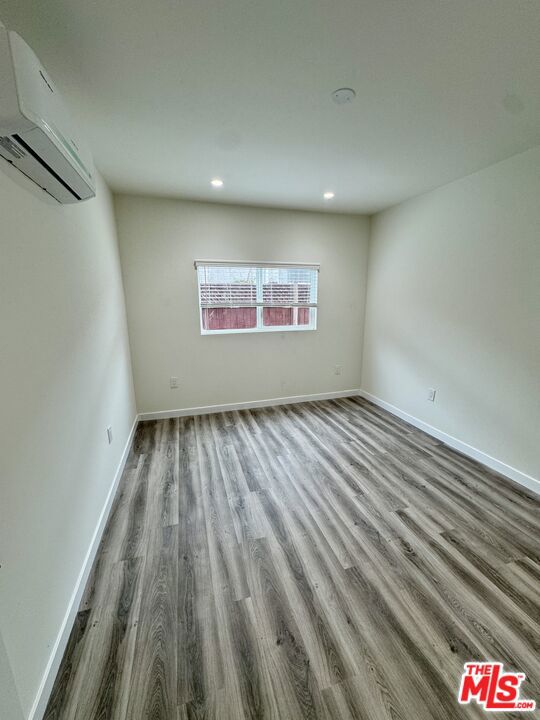 2424 Ocean Park Boulevard, Santa Monica CA: https://media.crmls.org/mediaz/fe966f9f-41ab-4961-827a-9458944720b6.jpg