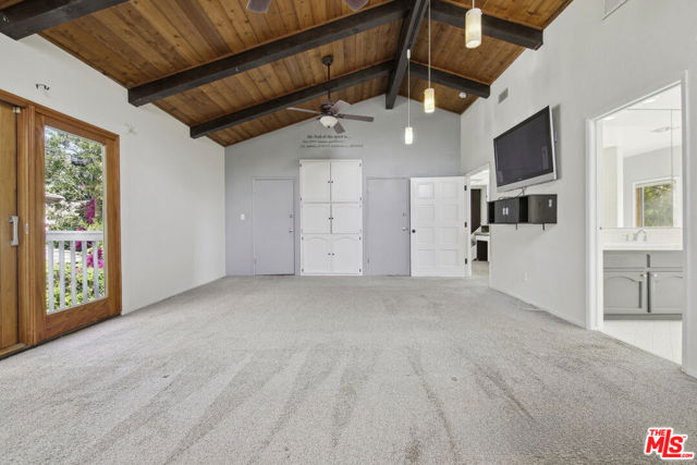 5527 Columbus Avenue, Sherman Oaks CA: https://media.crmls.org/mediaz/fe967dfb-0490-4464-8325-d723c7711c83.jpg