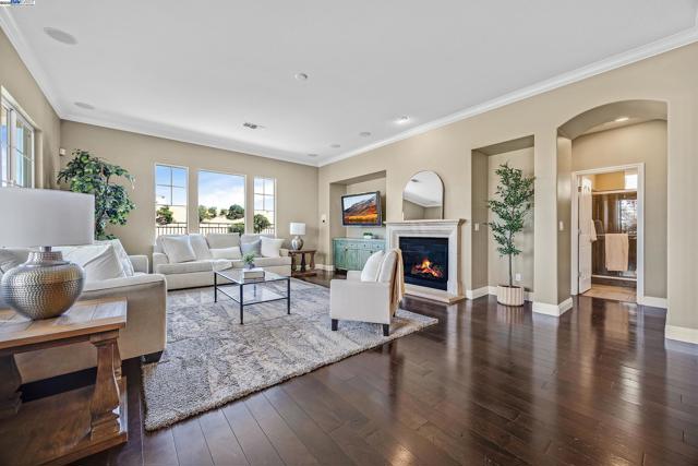 1359 Monterosso St, Danville CA: https://media.crmls.org/mediaz/fe96e515-7b98-4a94-b454-0db3ba2165b5.jpg