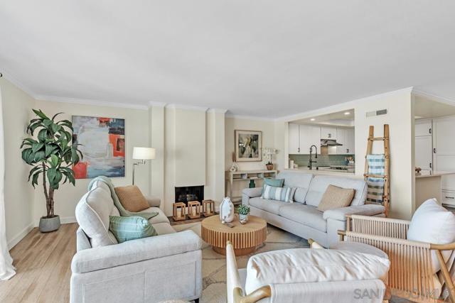 24 Montego Court, Coronado CA: https://media.crmls.org/mediaz/fe97b5c2-d6ca-4d13-878b-0b99cae35348.jpg