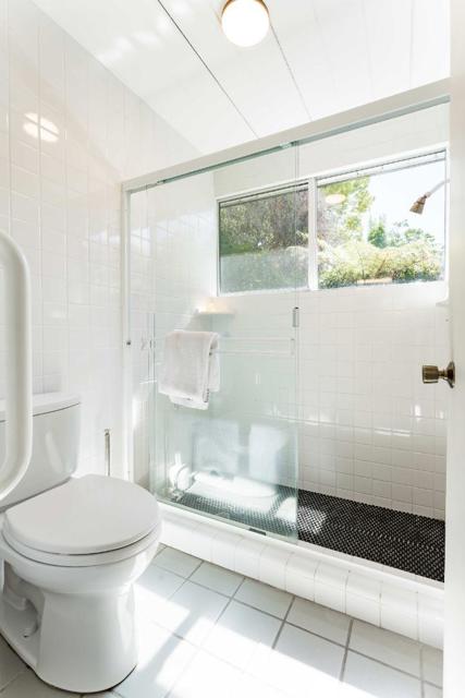 779 Holly Oak Drive, Palo Alto CA: https://media.crmls.org/mediaz/fe989fc9-8923-4b90-ad0b-8f6b3093afd8.jpg