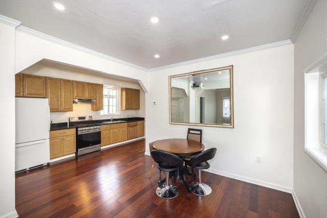 620 22nd Street, Richmond CA: https://media.crmls.org/mediaz/fe9aabbe-4e29-4028-a3bd-fb669ee672d1.jpg