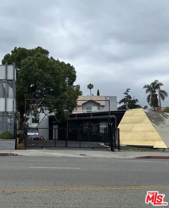  Commercial for Sale in Los Angeles, California