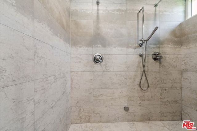 23180 Park Blanco, Calabasas CA: https://media.crmls.org/mediaz/fe9b84e1-5b14-403d-9ce6-2868711c82b5.jpg