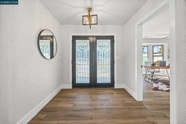 9822 Doyle Ct, Stockton CA: https://media.crmls.org/mediaz/fe9be66f-02cc-4bac-b3d8-8fdfa0c2447c.jpg