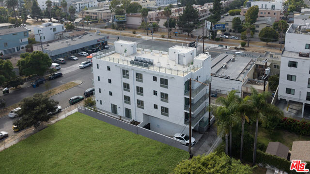 4418 S Slauson Avenue, Culver City CA: https://media.crmls.org/mediaz/fe9c05b5-90d1-4782-8abf-94e43724ad1c.jpg