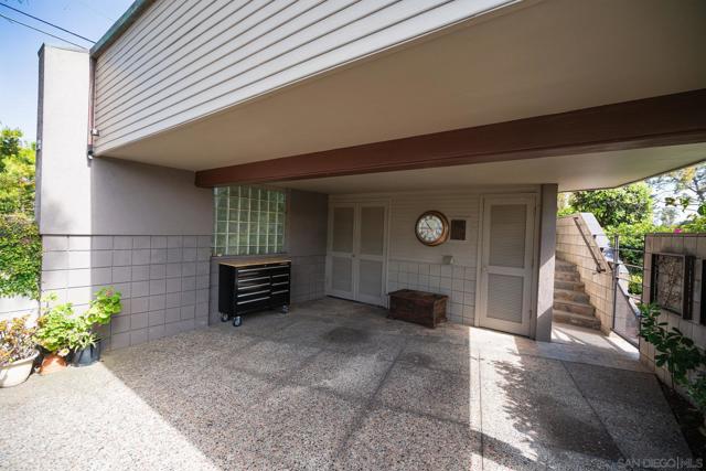 203 23rd St, Del Mar CA: https://media.crmls.org/mediaz/fe9c2176-cf7d-4dc2-aaa2-adffc59f6d95.jpg