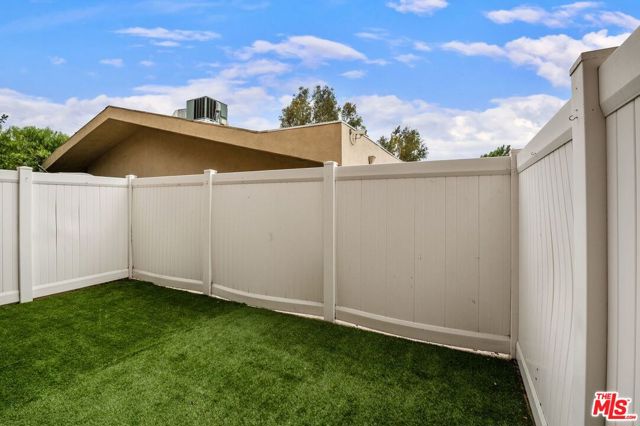 5241 Colodny Drive, Agoura Hills CA: https://media.crmls.org/mediaz/fe9c5403-5b74-41e0-94c8-ebde670cdfa1.jpg