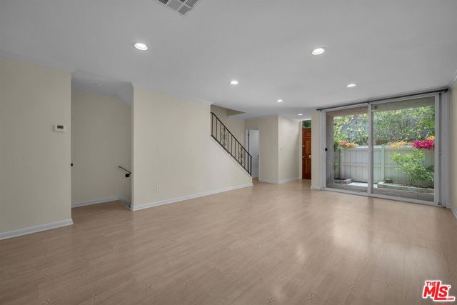 5215 Sepulveda Boulevard, 8B photo 3