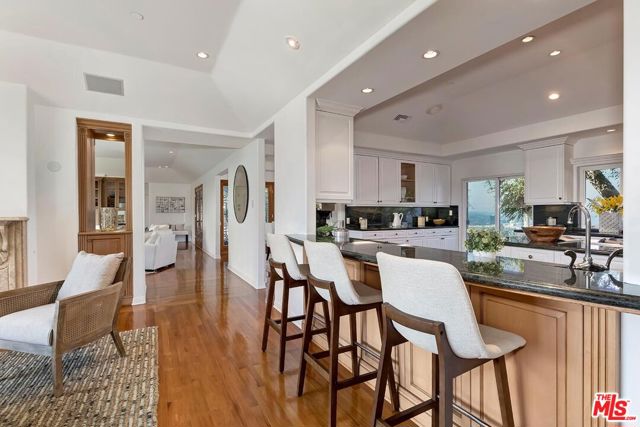 3595 Wonder View Drive, Los Angeles CA: https://media.crmls.org/mediaz/fe9d400f-7eeb-40b2-b489-df50a5c430ad.jpg