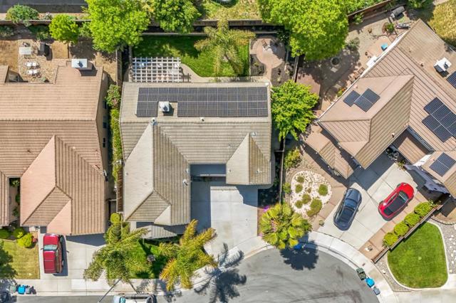 6371 Blackberry Court, Gilroy CA: https://media.crmls.org/mediaz/fe9d9423-f972-44d7-abaf-f89f6b0bacd7.jpg