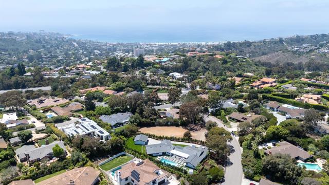 2975 Woodford Drive, La Jolla CA: https://media.crmls.org/mediaz/fe9dbb06-06f2-4cb6-bc7e-e2493b082856.jpg