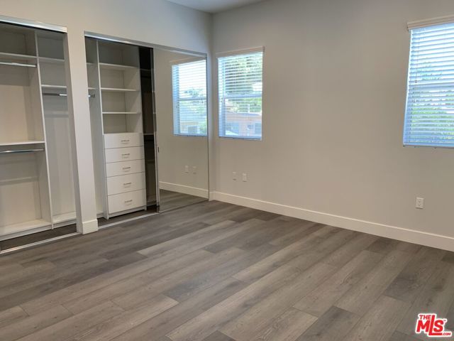 1721 GRANVILLE Avenue, Los Angeles CA: https://media.crmls.org/mediaz/fe9e0eea-e84e-4061-aeff-c6e804eeb03d.jpg
