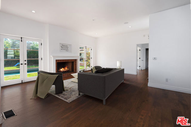 Image 13 of 17 For 401 Las Palmas Avenue