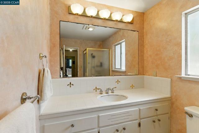 3363 Mcgraw Ln, Lafayette CA: https://media.crmls.org/mediaz/fe9eb911-00bb-43c2-ab3b-63a282a614a4.jpg
