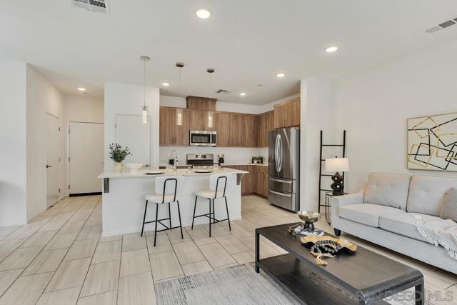 35103 Vine Pl, Fallbrook CA: https://media.crmls.org/mediaz/fe9ee8f0-9107-4d15-9486-1c76801acc0d.jpg