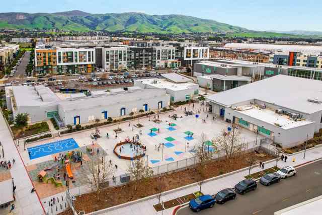 45039 Insight St, Fremont CA: https://media.crmls.org/mediaz/fe9f1b4e-4937-4436-86c4-c1e7d83d2f51.jpg