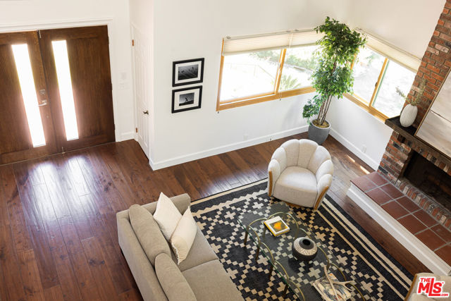 2806 Sunday Trail, Los Angeles CA: https://media.crmls.org/mediaz/fe9f2876-99fb-4ad7-ab4e-fe9007f7bec6.jpg