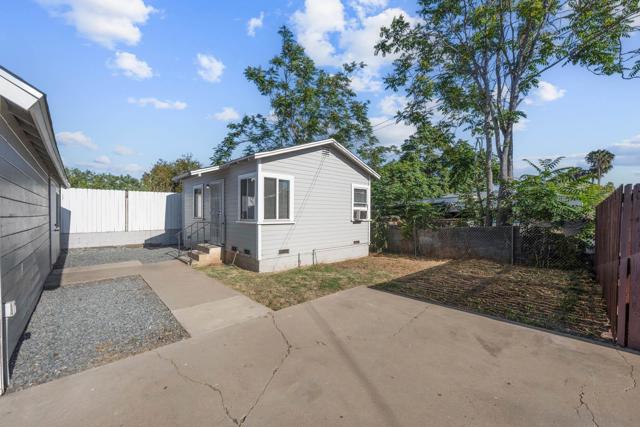 9920 22 River St, Lakeside CA: https://media.crmls.org/mediaz/fe9f57a9-e7f7-4a15-85f9-25e089552cb1.jpg