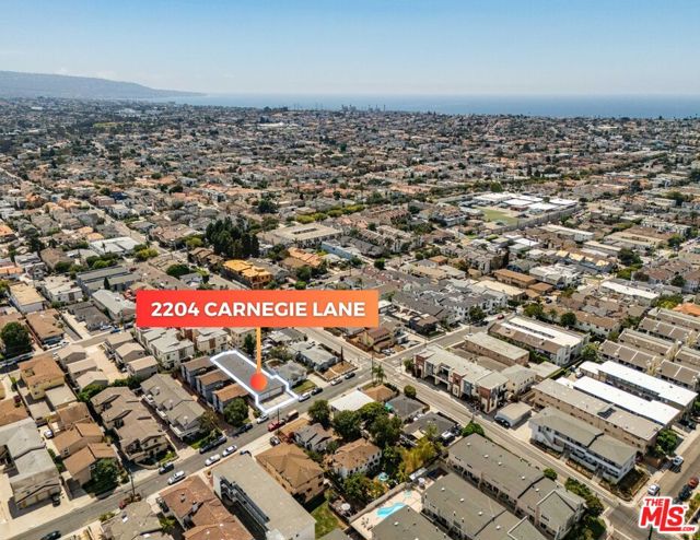 2204 Carnegie Lane, Redondo Beach CA: https://media.crmls.org/mediaz/fe9fd0ab-cb06-4ee7-af31-fff708746017.jpg