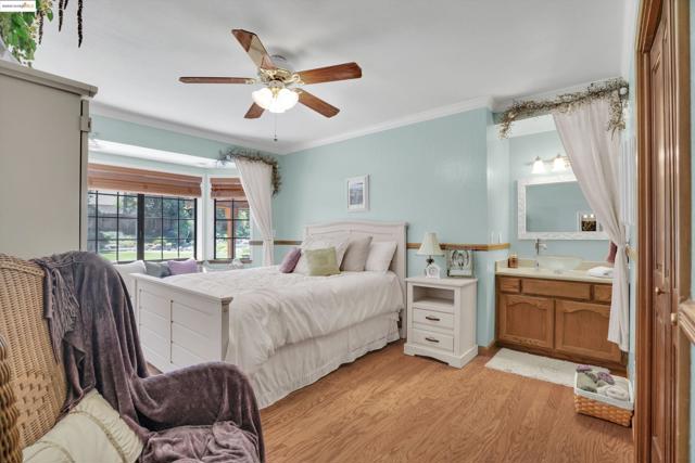 2960 Almondwood Pl, Oakley CA: https://media.crmls.org/mediaz/fea0223d-9c37-49db-8651-a4e9806d833b.jpg