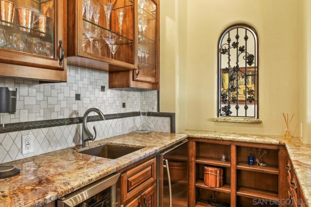19557 Fortuna Del Este, Escondido CA: https://media.crmls.org/mediaz/fea17928-cda8-4f81-800f-dc50cd2bd79f.jpg