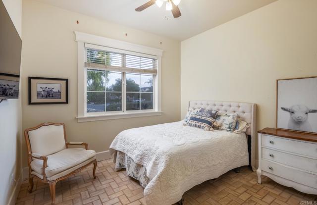 Image 18 of 25 For 3506 Avenida Pantera