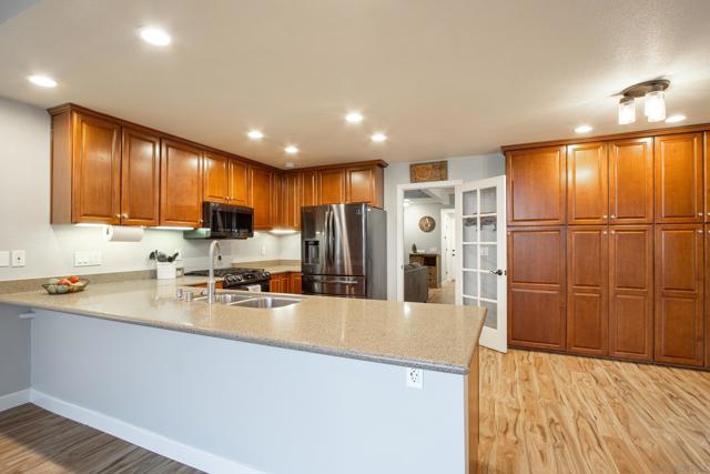 2258 Charise St, Escondido CA: https://media.crmls.org/mediaz/fea20d4b-4176-435d-9e1a-30f8d48b8bcf.jpg