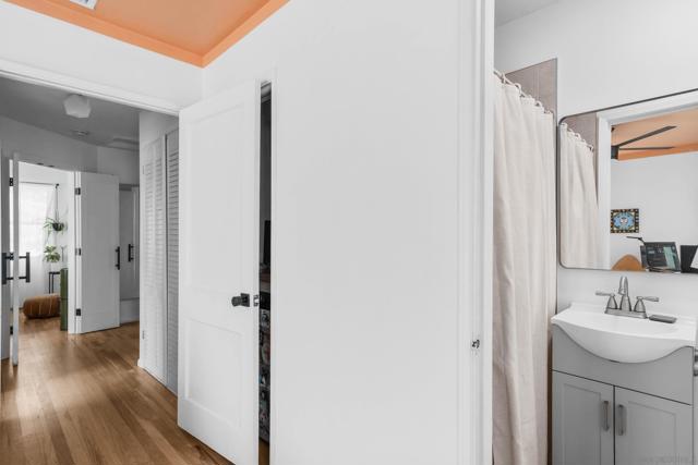 4150 Lois St, La Mesa CA: https://media.crmls.org/mediaz/fea2e210-99c3-4d3d-88ba-be8413718497.jpg