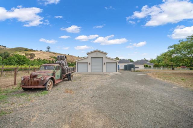 15209 Sycamore Drive, Morgan Hill CA: https://media.crmls.org/mediaz/fea32756-d3c7-4acd-be29-a2a80ee5c653.jpg