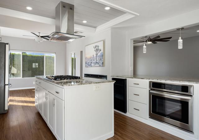 48211 Vista De Nopal, La Quinta CA: https://media.crmls.org/mediaz/fea336e9-104f-4495-8534-e82143ff6e36.jpg