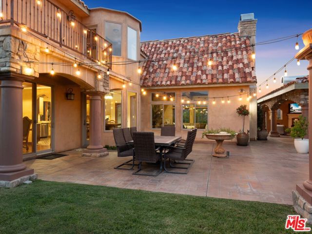 27023 Rolling Hills Avenue, Canyon Country CA: https://media.crmls.org/mediaz/fea3696a-8ca0-4ee4-a0dd-6b767c36d009.jpg