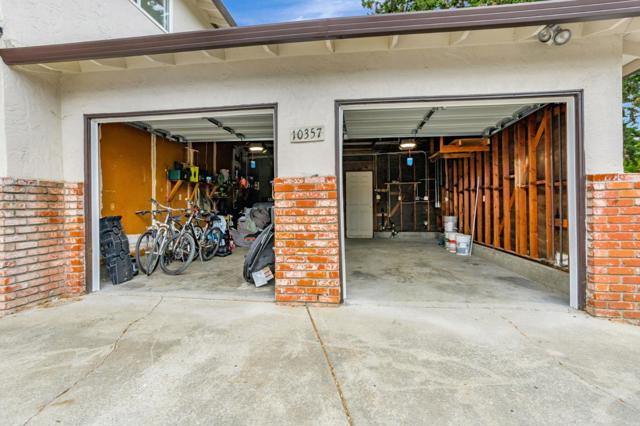 10357 Greenwood Court, Cupertino CA: https://media.crmls.org/mediaz/fea36e47-ad7a-4498-978c-a1a076c951b9.jpg