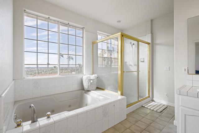 Detail Gallery Image 14 of 64 For 330 Skyline Dr, Vista,  CA 92084 - 5 Beds | 5 Baths