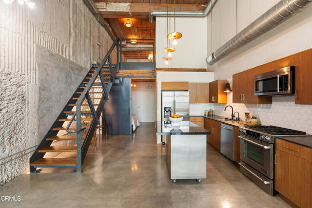 Detail Gallery Image 9 of 39 For 530 S Hewitt St #139,  Los Angeles,  CA 90013 - 2 Beds | 2 Baths