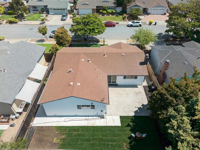 4403 Burke Way, Fremont CA: https://media.crmls.org/mediaz/fea39b55-850e-48f3-97bc-840efe08a3d3.jpg