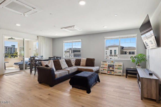 Detail Gallery Image 8 of 28 For 2800 Wagon Wheel Rd #304,  Oxnard,  CA 93036 - 3 Beds | 2/1 Baths