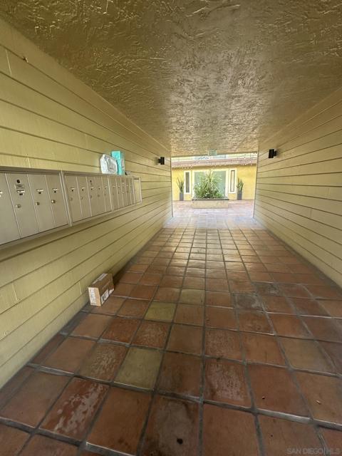 1002 30Th St, San Diego CA: https://media.crmls.org/mediaz/fea4181b-c829-4eb8-92fd-c7555e01a9b9.jpg