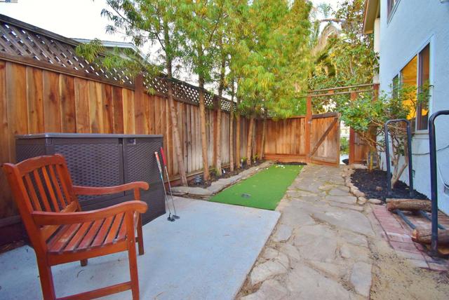 1626 Harlan Dr, Danville CA: https://media.crmls.org/mediaz/fea44c57-6645-4879-a7a3-98fa3da2d96f.jpg