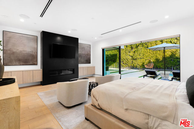 16366 Sloan Drive, Los Angeles CA: https://media.crmls.org/mediaz/fea47f68-41c7-49bf-8612-022e487f79a3.jpg